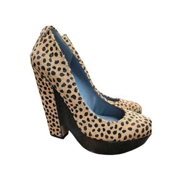 Rosegold Lela Safari Animal Print Heels Size 7 or 36.5 Calf Hair Wedge - Picture 2 of 9